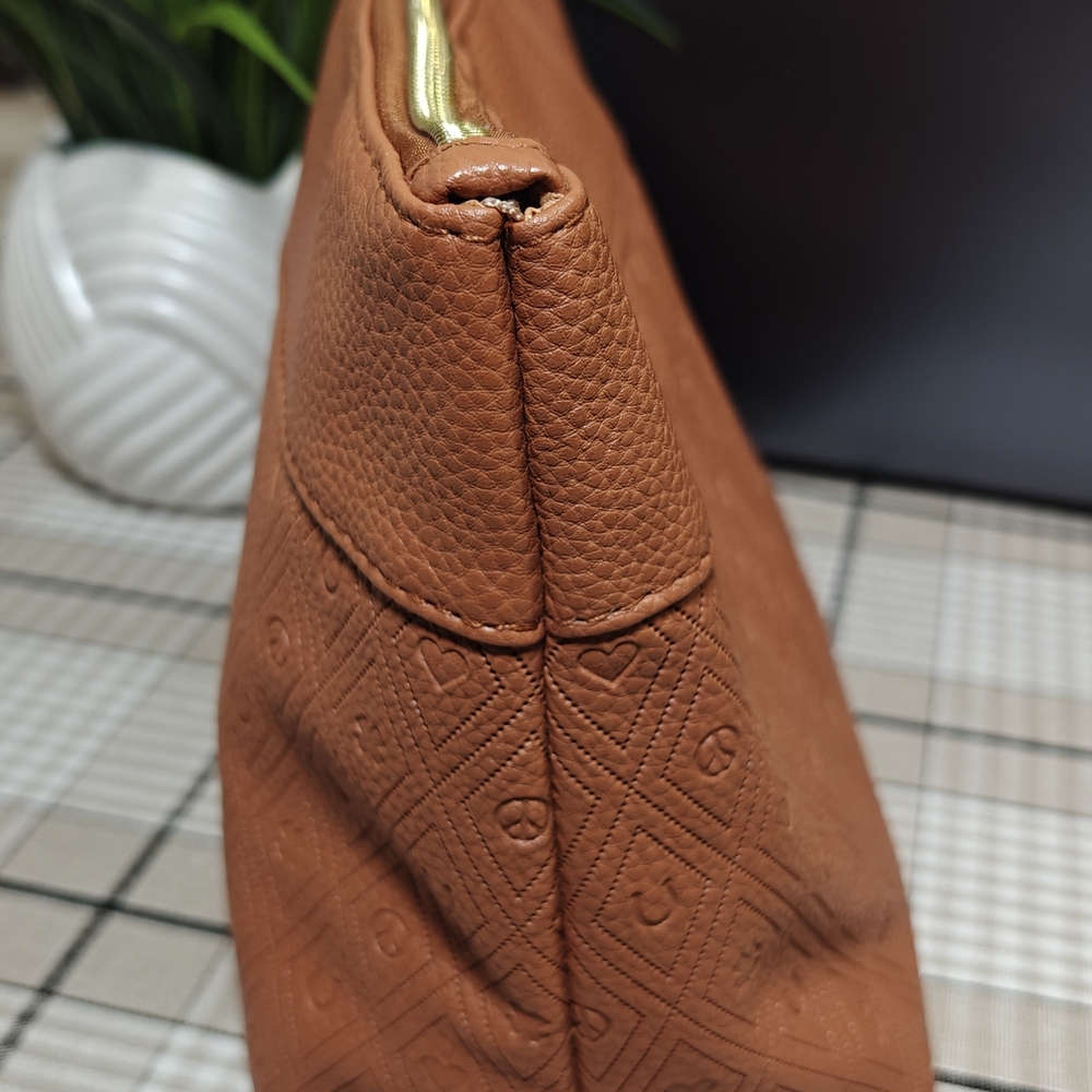 Lucky Brand Textured Orange Cosmetic Case - Picture 8 of 8